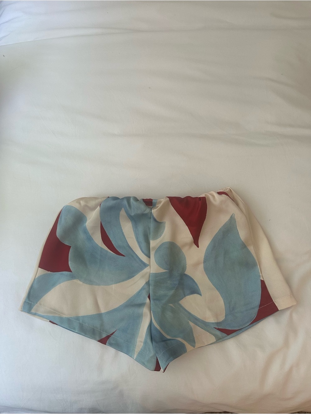 Amoree Elasticated Short in Amoree Red - Picture 2 of 6